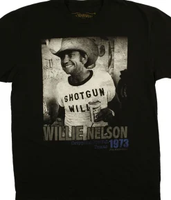 Hot Shotgun Willie Black T-Shirt T-Shirt | Willie Nelson